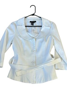 Sandro White Textured Belted lightweight Jacket,fitted,feminine,quiet luxury,EC